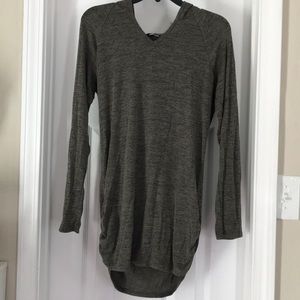 Hooded lightweight shirt